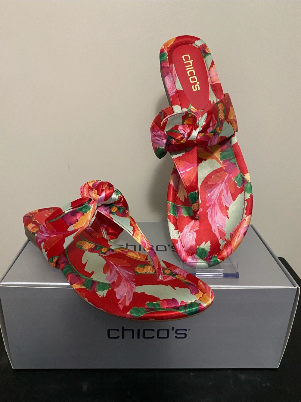 Chico's Red Floral Knot-Detail Women’s Sandals